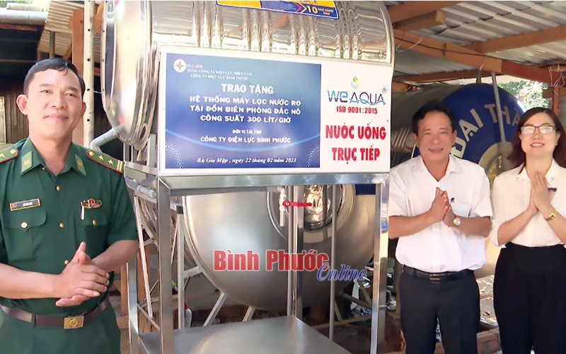 Điện lực Bình Phước tặng công trình nước sạch