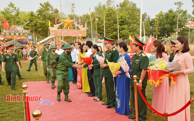 Hân hoan ngày hội tòng quân