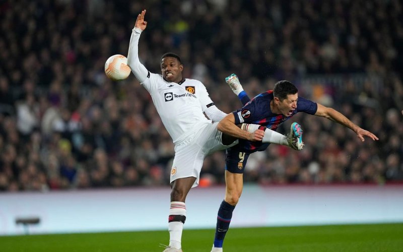 Kết quả bóng đá ngày 16-2: Barcelona và M.U bất phân thắng bại