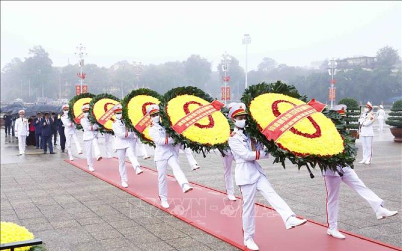 Lãnh đạo Đảng, Nhà nước vào Lăng viếng Chủ tịch Hồ Chí Minh