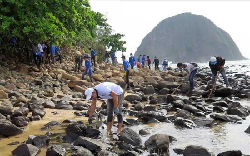 N&acirc;ng cao &yacute; thức bảo vệ m&ocirc;i trường tại c&aacute;c lễ hội, điểm du lịch