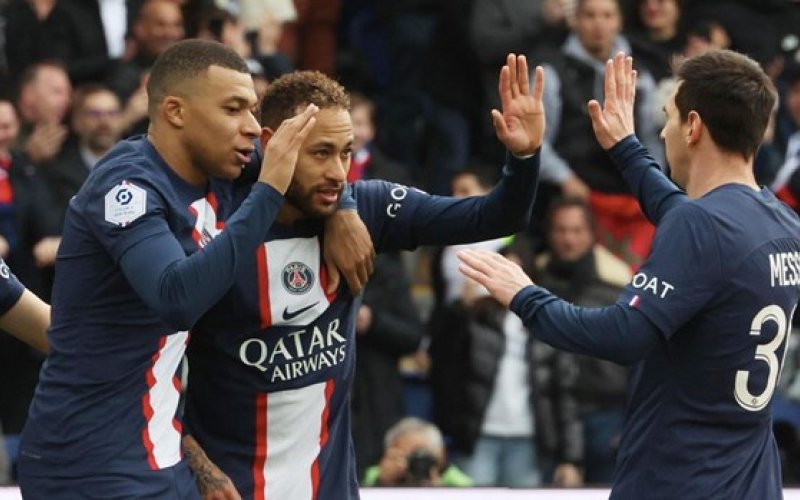 Neymar-Mbappe-Messi lập công giúp PSG chiến thắng nghẹt thở