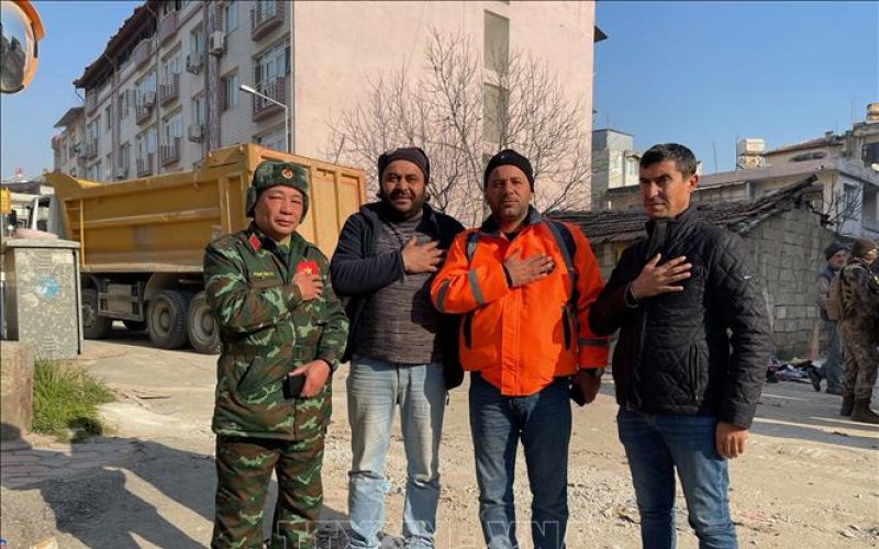 Người dân Thổ Nhĩ Kỳ cảm ơn sự đồng hành của lực lượng cứu hộ, cứu nạn QĐND Việt Nam