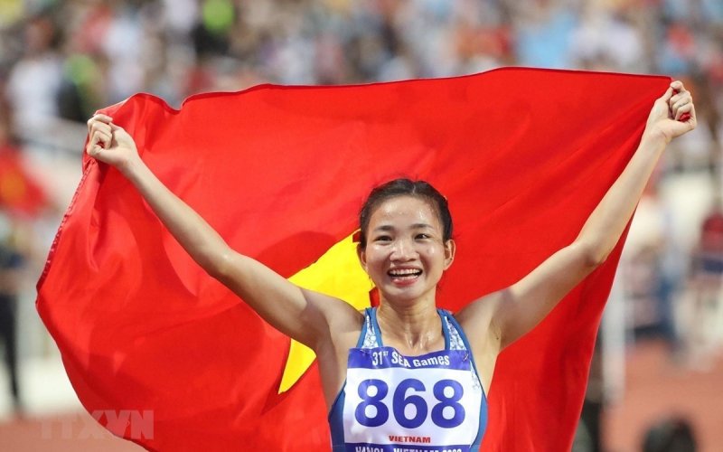 Nguyễn Thị Oanh đoạt huy chương Vàng 1.500m điền kinh trong nhà châu Á