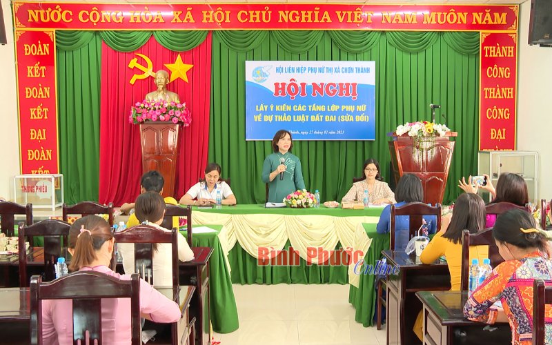 Phụ nữ Chơn Thành đóng góp ý kiến đối với dự thảo Luật Đất đai (sửa đổi)