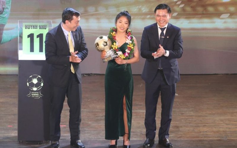 Quả bóng vàng Việt Nam 2022 thuộc về Huỳnh Như và Văn Quyết