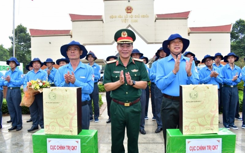 Quân khu 7 lên đường tìm kiếm hài cốt liệt sĩ tại Campuchia