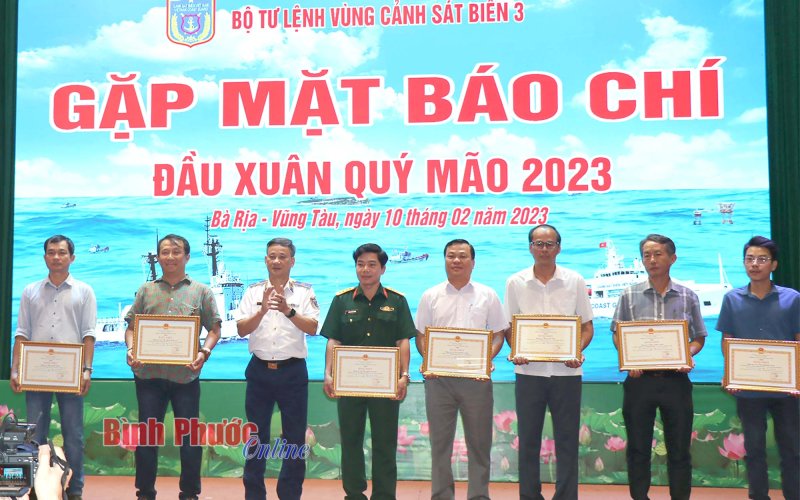 Tập thể BPTV và 2 cá nhân được Bộ Tư lệnh Cảnh sát biển tặng bằng khen trong tuyên truyền biển đảo