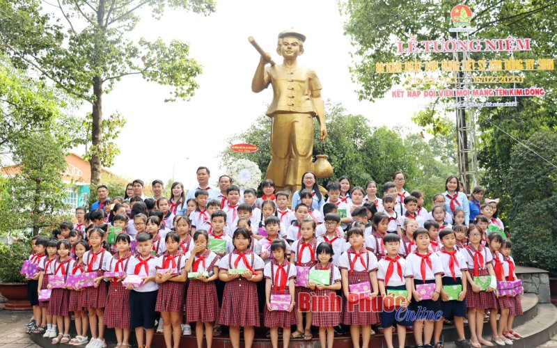 Tưởng niệm 80 năm ngày Anh hùng liệt sĩ Kim Đồng hy sinh