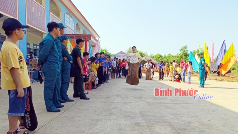Đồng Phú tổ chức “Tết Quân - Dân” tại ấp Thạch Màng