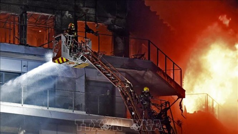 Vụ cháy chung cư ở Tây Ban Nha: Ít nhất 19 người vẫn mất tích