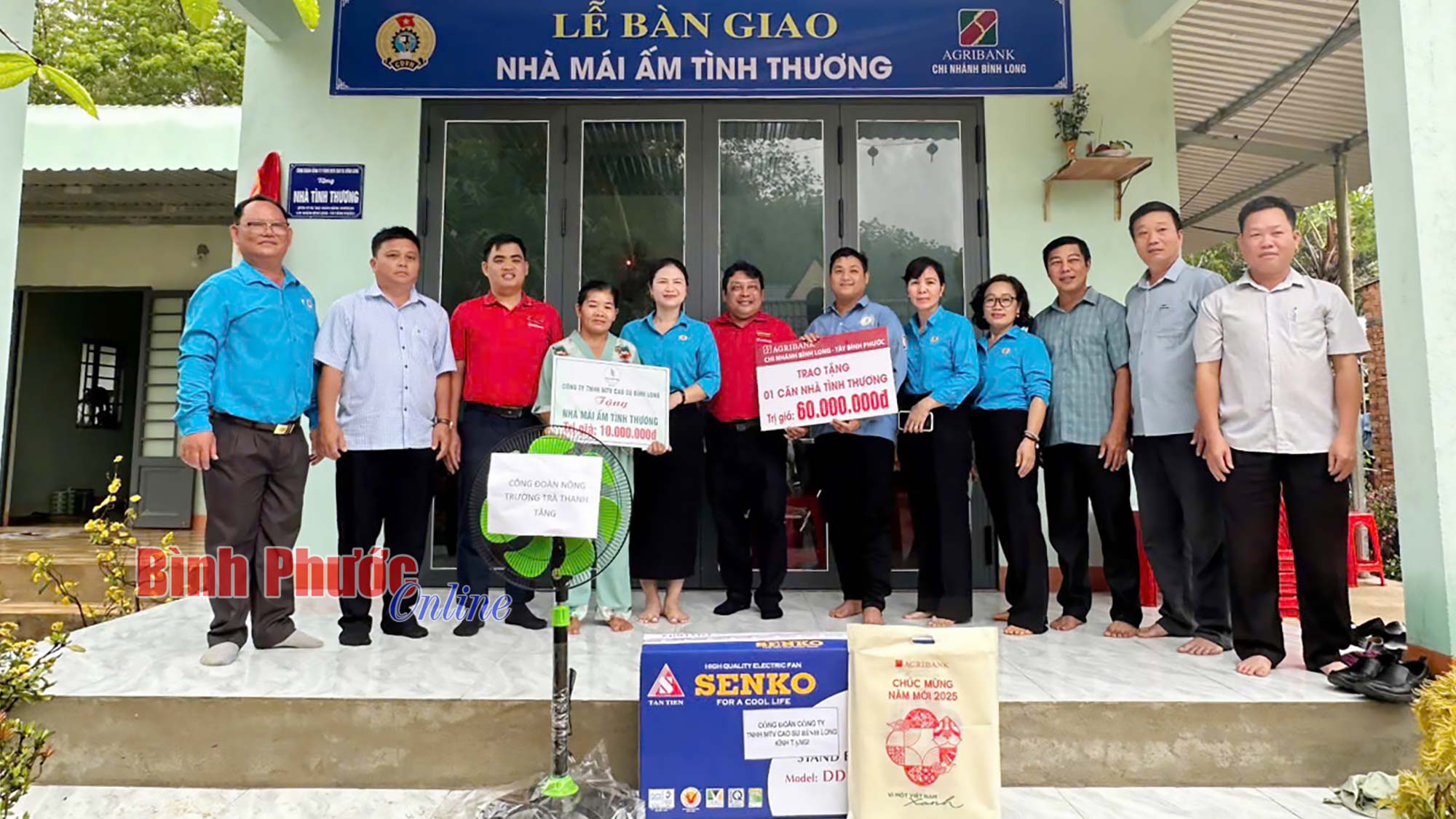 Agribank chi nhánh Bình Long - Tây Bình Phước trao tặng nhà tình thương