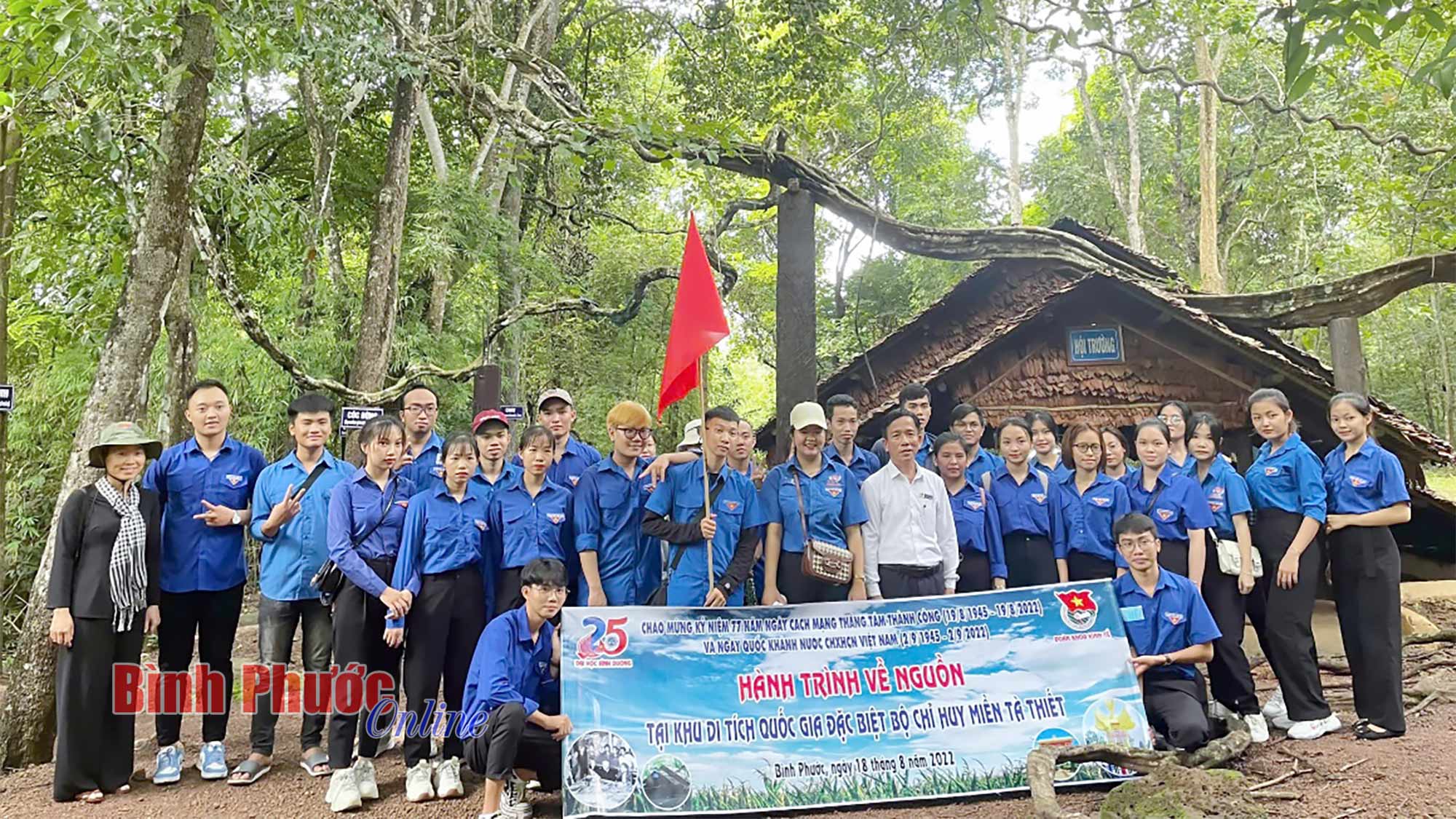 Bồi đắp tình yêu đất nước