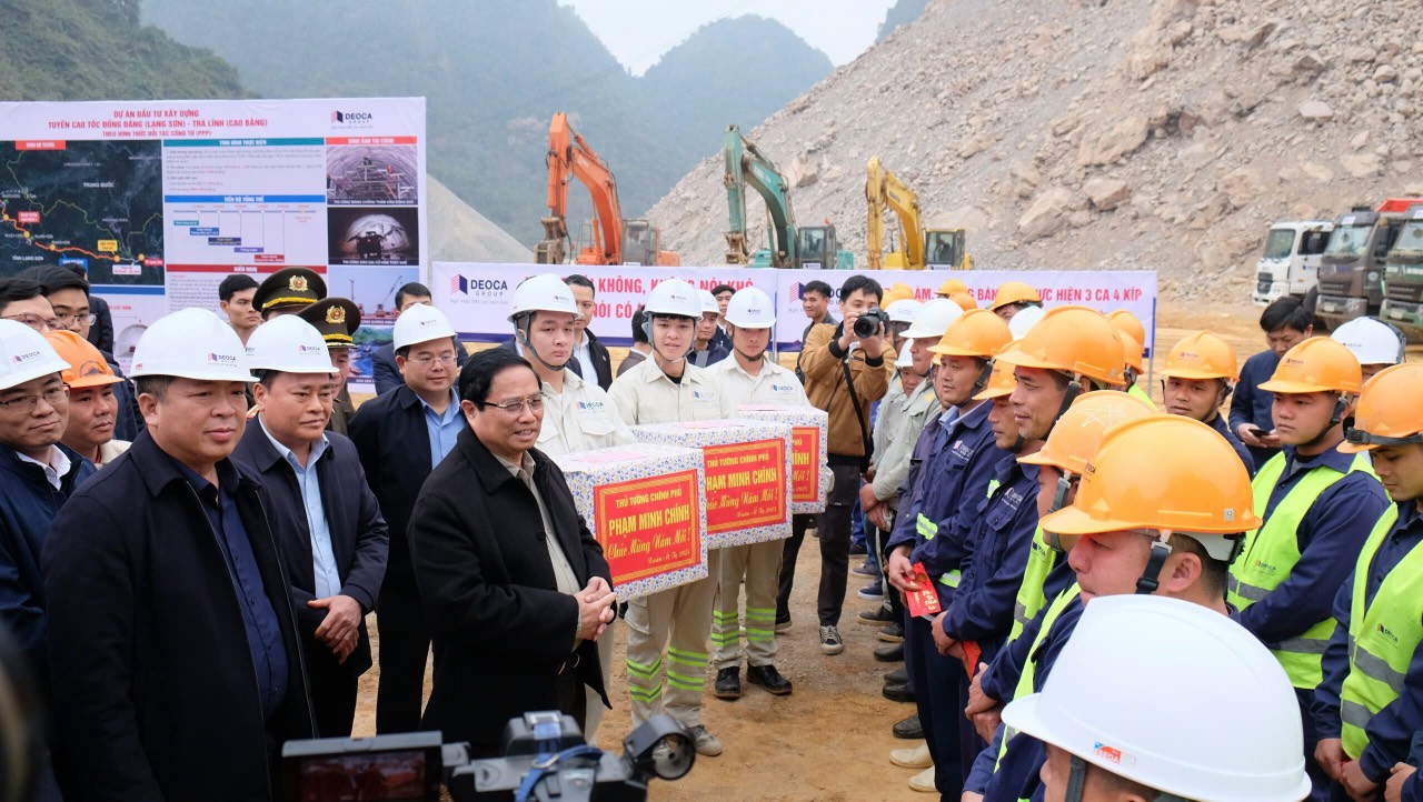 Đường “mùa xuân” từ Cao Bằng cội nguồn cách mạng đến mũi Cà Mau
