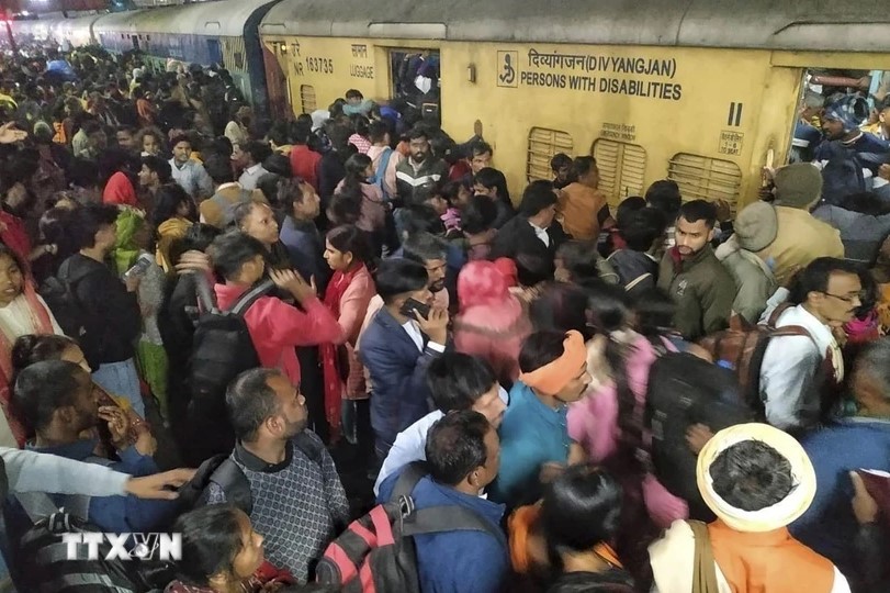 Giẫm đạp tại ga xe lửa của Ấn Độ,18 người thiệt mạng