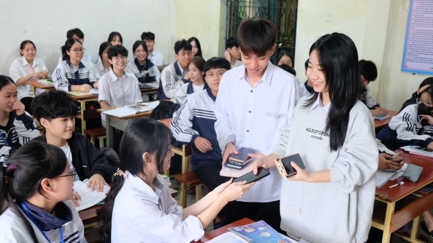 Kết quả nghiên cứu mới nhất về hiệu quả của việc cấm điện thoại trong trường học