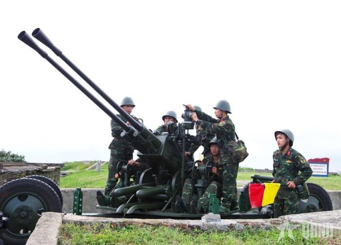 Ðón xuân rộn ràng, sẵn sàng bảo vệ đảo