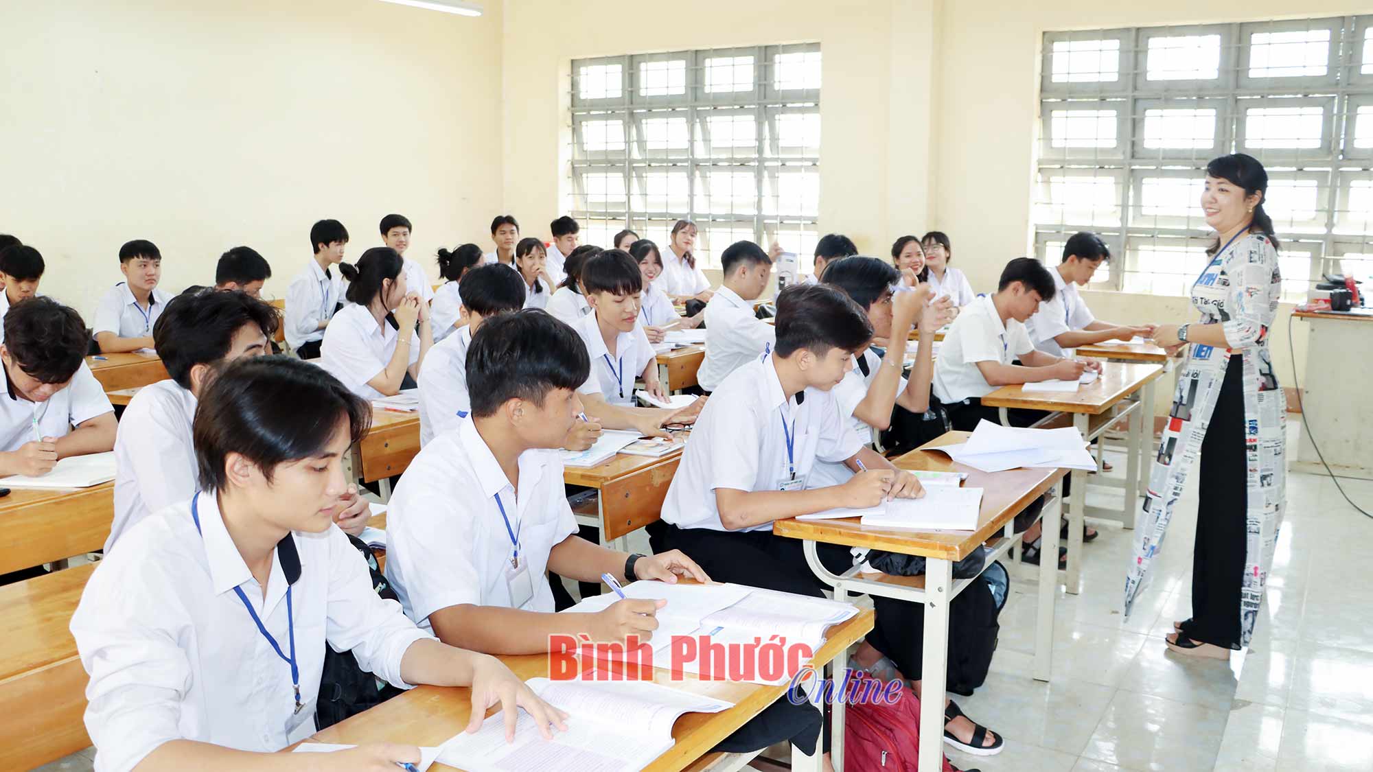 Ðồng loạt dừng dạy thêm, học thêm