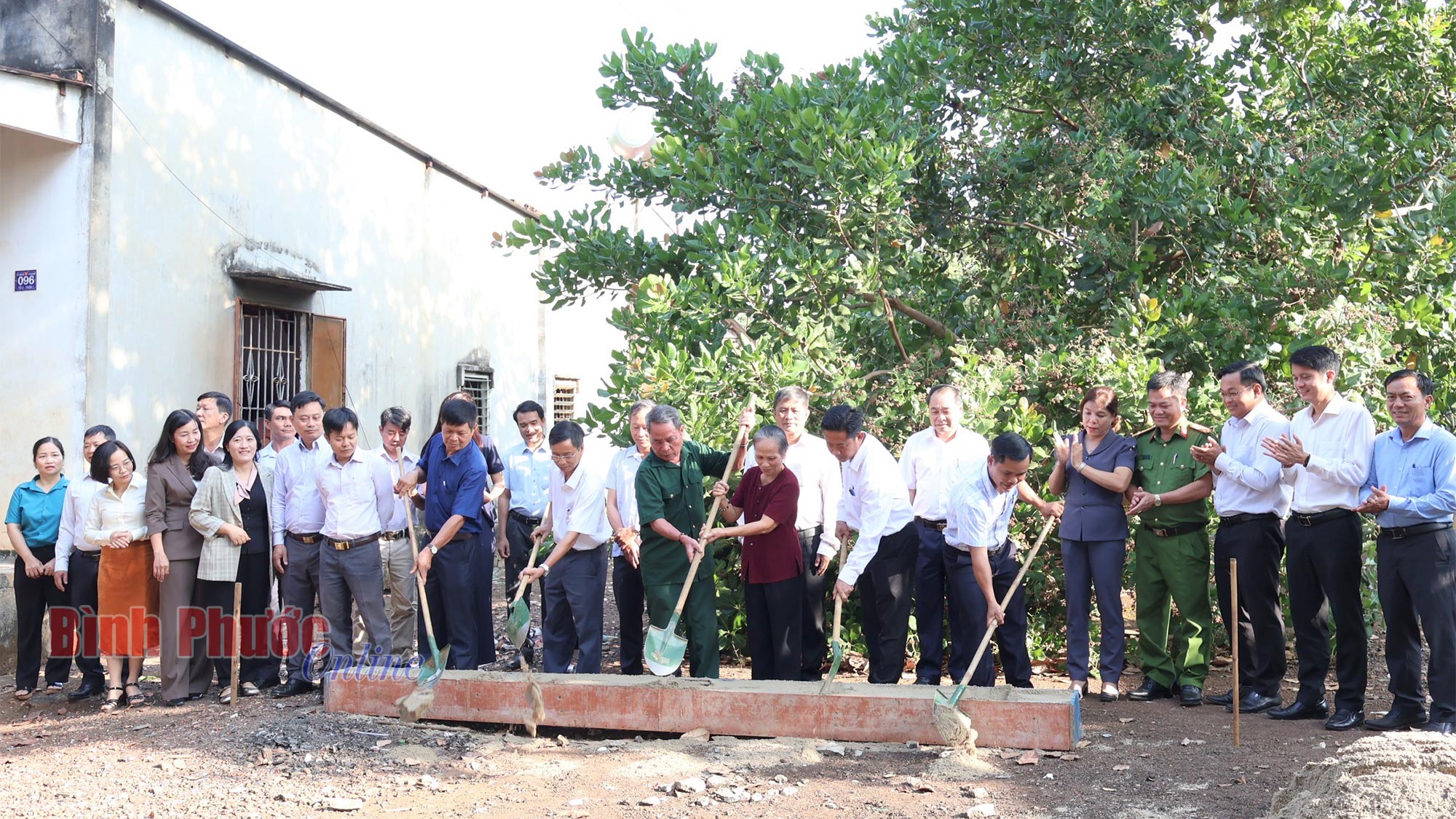 Phú Riềng phát động thi đua “Chung tay xóa nhà tạm, nhà dột nát”