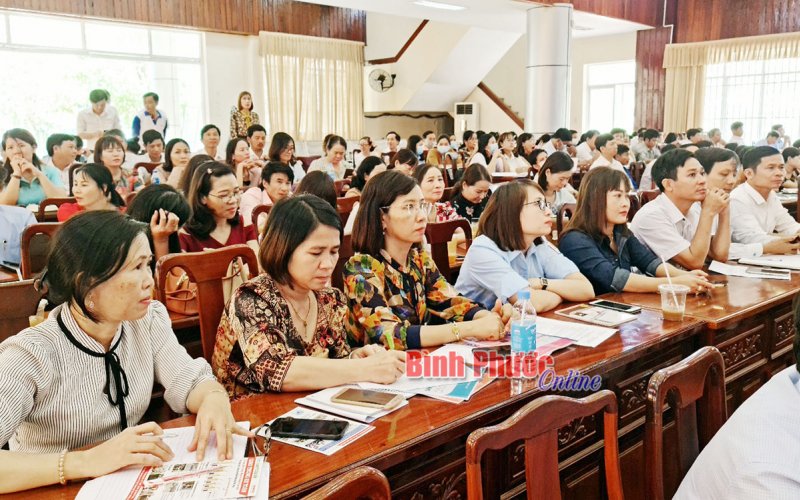 350 cán bộ, giáo viên tiểu học tập huấn giáo dục an toàn giao thông