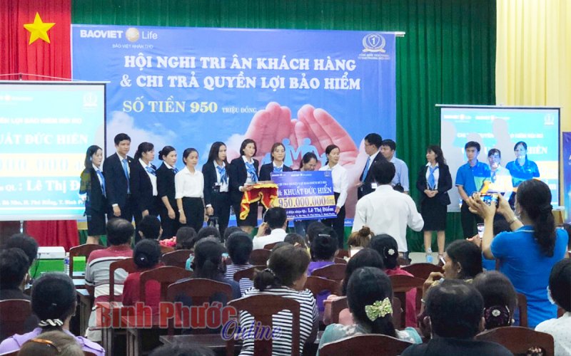 Bảo Việt nhân thọ chi trả 950 triệu đồng cho khách hàng bị tử nạn khi vá vỏ ôtô