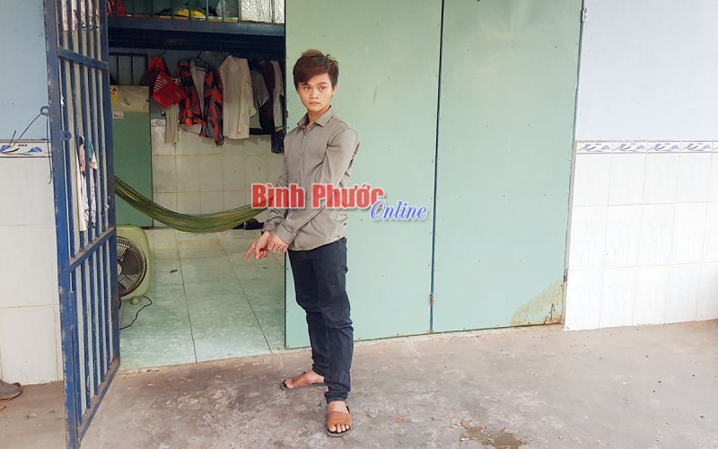 Bắt khẩn cấp đối tượng cạy cửa trộm điện thoại