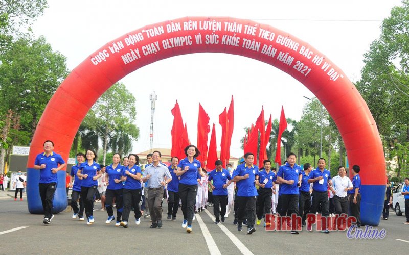 Bình Phước: Hơn 1.000 người tham gia Ngày chạy Olympic “Vì sức khỏe toàn dân”