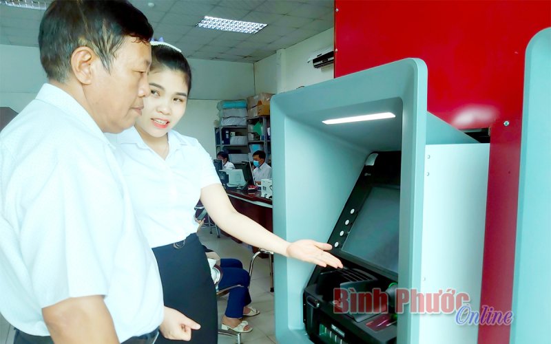 Chi trả chính sách ASXH không dùng tiền mặt: Lợi ích nhưng hạ tầng chưa đồng bộ