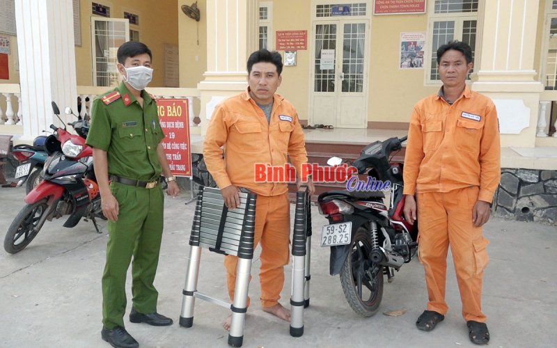 “Gắn mác” nhân viên điện lực bán hàng dỏm