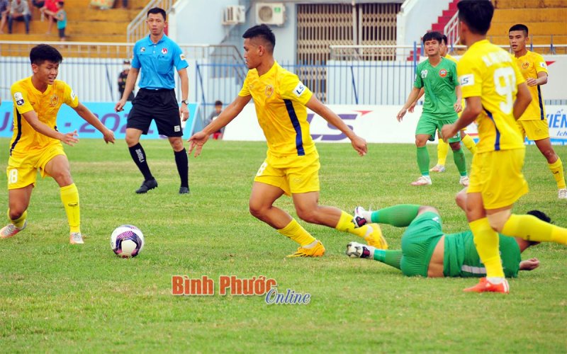 Giải hạng Nhất quốc gia SL 2021: Bình Phước chia điểm với Quảng Nam trong trận khai mạc 