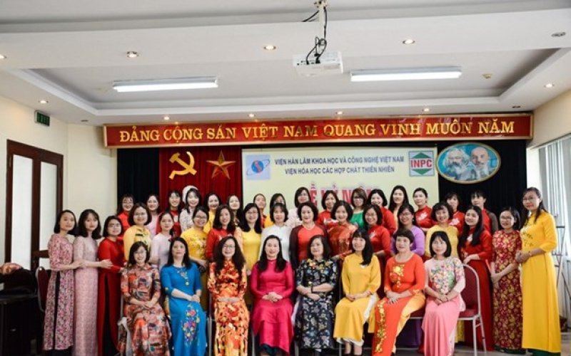 Giải thưởng Kovalevskaia: Những nhà khoa học nữ hết mình vì cộng đồng