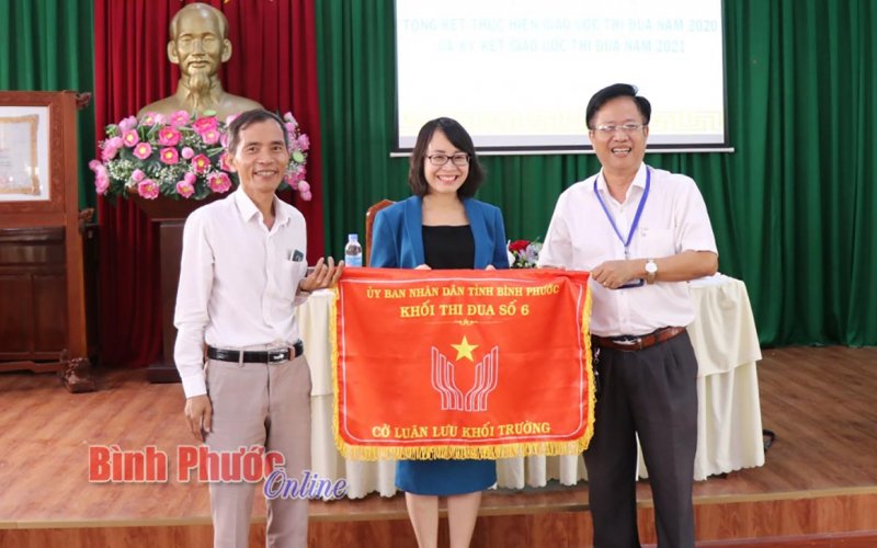 Khối số 6 ký kết giao ước thi đua năm 2021