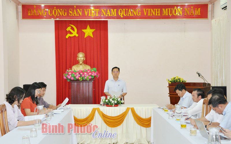 Y tế cơ sở còn nhiều khó khăn, hạn chế