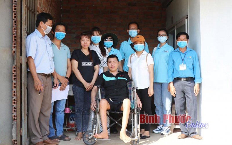 Nghiệm thu và bàn giao 5 nhà vệ sinh cho người khuyết tật