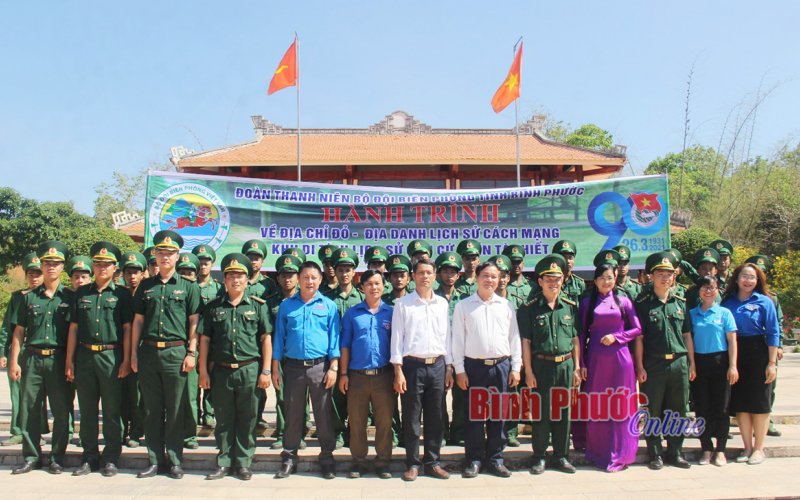 Tháng ba biên giới