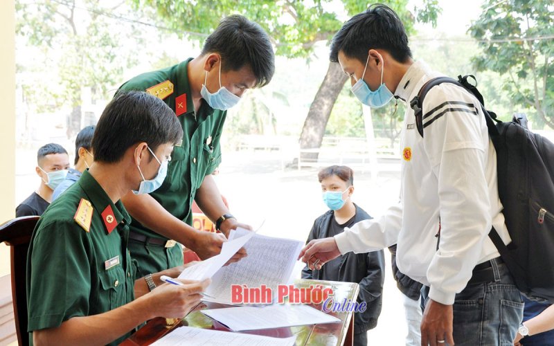 Thanh niên Bình Phước vững tin lên đường nhập ngũ