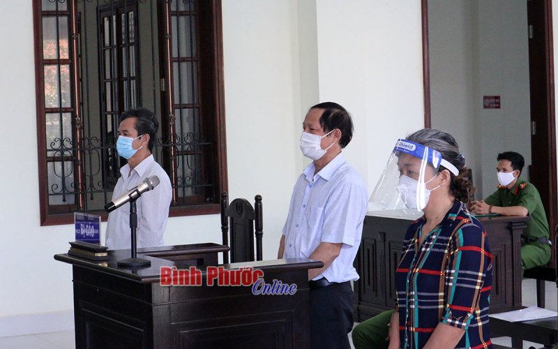 2 nguyên giám đốc và kế toán trưởng Trung tâm GDTX tỉnh cùng lãnh án
