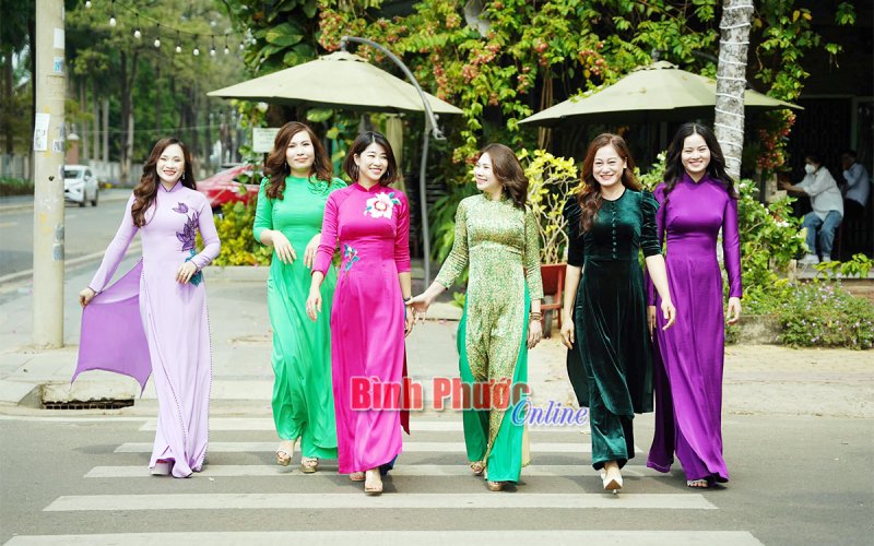 Áo dài và tình yêu không tuổi