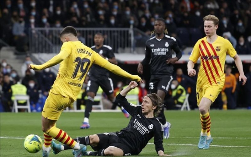 Barcelona thắng 'hủy diệt' Real Madrid ngay tại thánh địa Bernabeu