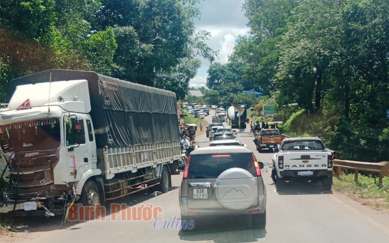 Bù Đăng: Tai nạn liên hoàn trên quốc lộ 14 khiến giao thông ùn tắc kéo dài