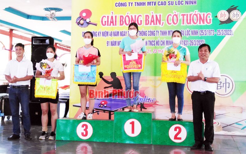 Công ty TNHH MTV cao su Lộc Ninh tổ chức giải bóng bàn, cờ tướng