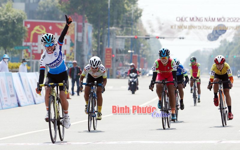 Đinh Thị Như Quỳnh nhất chặng 1 giải xe đạp nữ Bình Dương