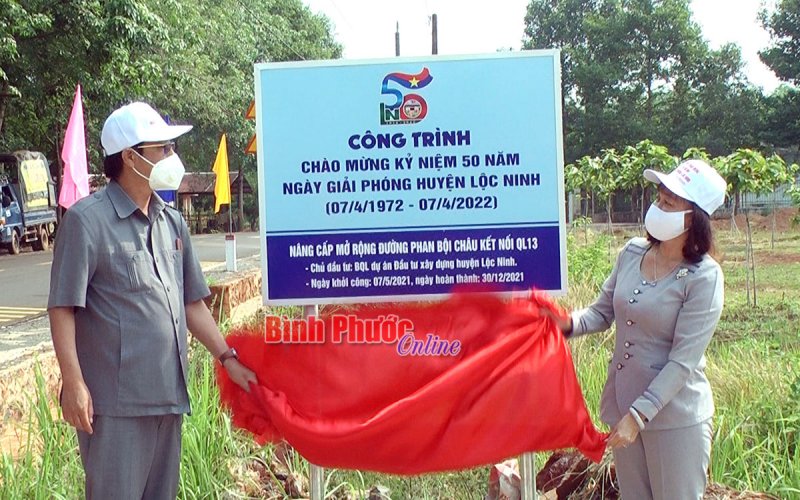 Khánh thành 2 công trình chào mừng kỷ niệm 50 năm Ngày giải phóng Lộc Ninh