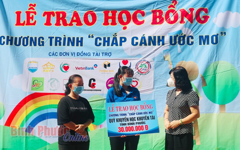 Quỹ Khuyến học - Khuyến tài tỉnh Bình Phước công khai các khoản đóng góp