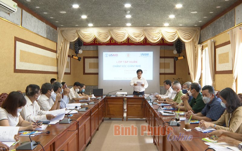Tập huấn nâng cao kỹ năng chăm sóc người khuyết tật