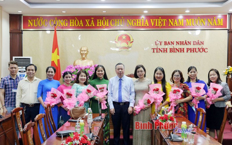 Thủ tướng Chính phủ gặp mặt Hiệp hội Nữ doanh nhân Việt Nam nhân ngày 8-3