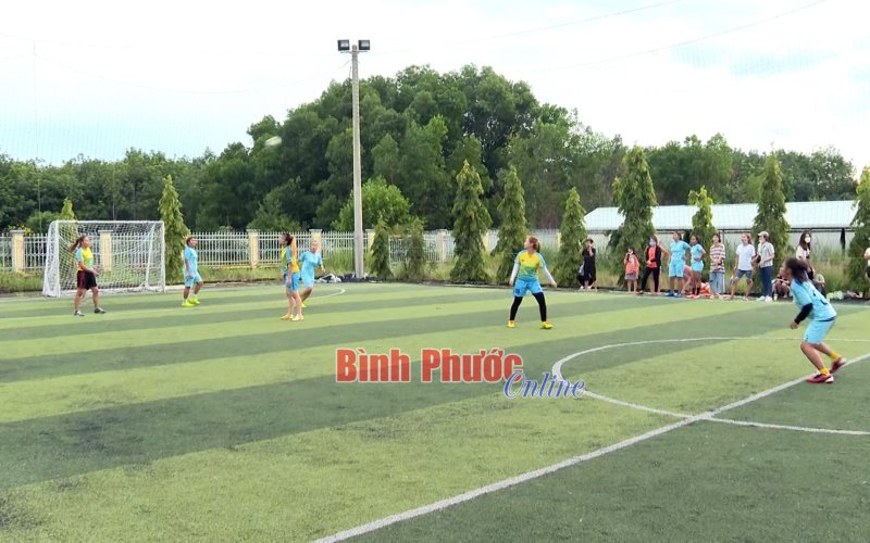 Bình Phước: Khai mạc giải bóng đá công nhân, lao động các khu công nghiệp