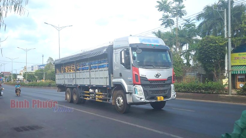 Bình Phước: Thu hồi 57 phù hiệu xe vận tải vi phạm tốc độ nhiều lần