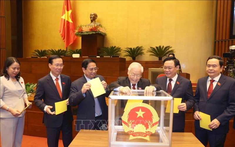 Các đại biểu Quốc hội bỏ phiếu bầu Chủ tịch nước