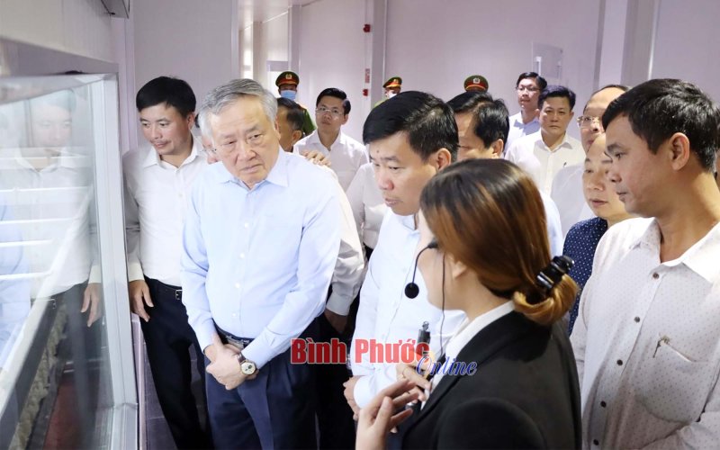 Đoàn công tác Tòa án nhân dân tối cao thăm doanh nghiệp ở Bình Phước